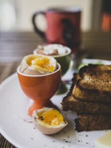 Could eating eggs reduce the risk of AMD?